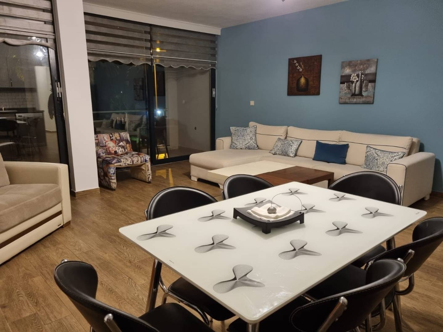 Marmaris'te Deniz Manzaralı, 6 Kişilik, Konforlu, Kiralık Daire