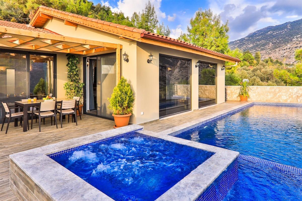 Kaş İslamlar'da Benzersiz Doğa İçerisinde, Özel Havuzlu, Lüks Villa-15945