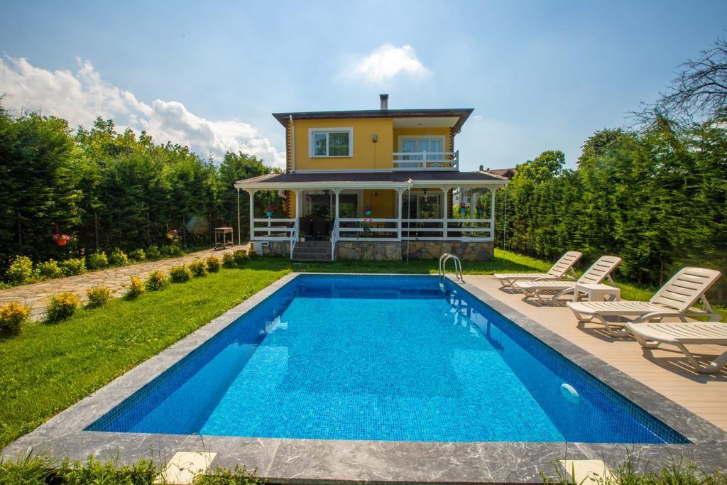 Sapanca'da Yemyeşil Bahçe İçerisinde, Özel Havuzlu, Kiralık Villa-15944