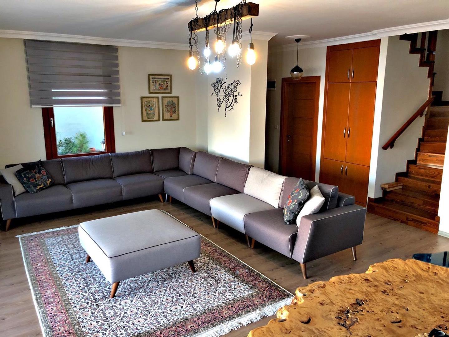 Balıkesir Edremit'te Deniz Manzaralı, Geniş Bahçeli, Kiralık Villa-25429
