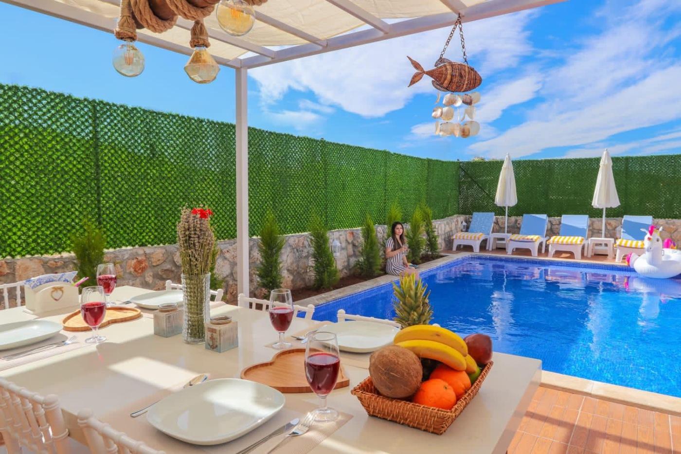 Kaş Bezirgan'da Geniş Ailelere Uygun, Özel Havuzlu, Kiralık Villa-19638