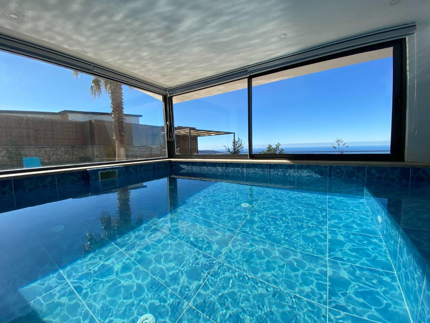 Kaş Üzümlü'de Doğa İle İç İçe, Kapalı Havuzlu, Korunaklı Villa-24406