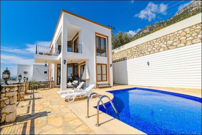 Kaş Kalkan'da Deniz Manzaralı, Özel Havuzlu, Modern Villa