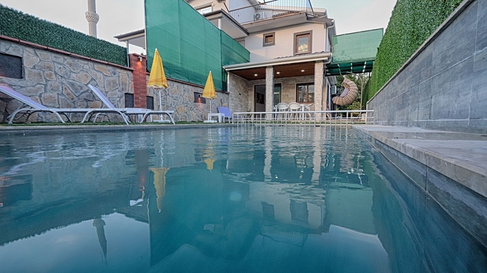 Fethiye'de Merkezi Konumda, Yetişkin ve Çocuk Havuzlu, Müstakil Villa