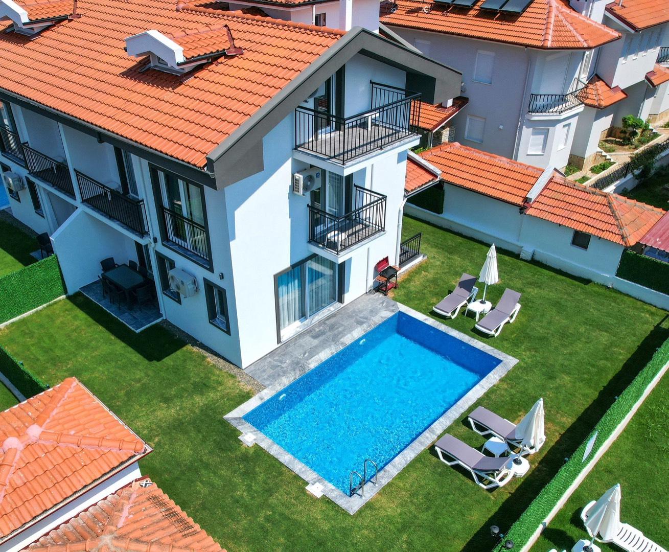 Dalyan Merkez'de Özel Havuzlu ve Geniş Bahçeli, Lüks Kiralık Villa-29314