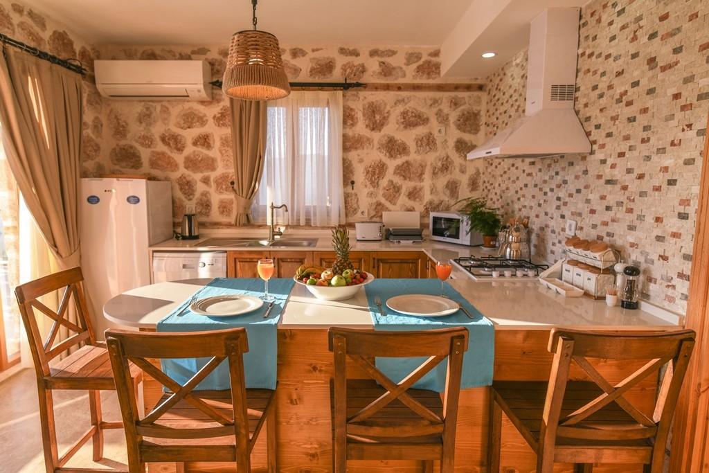 Kaş Sarıbelen'de Huzur Dolu Doğada, Özel Havuzlu, Taş Villa-16533