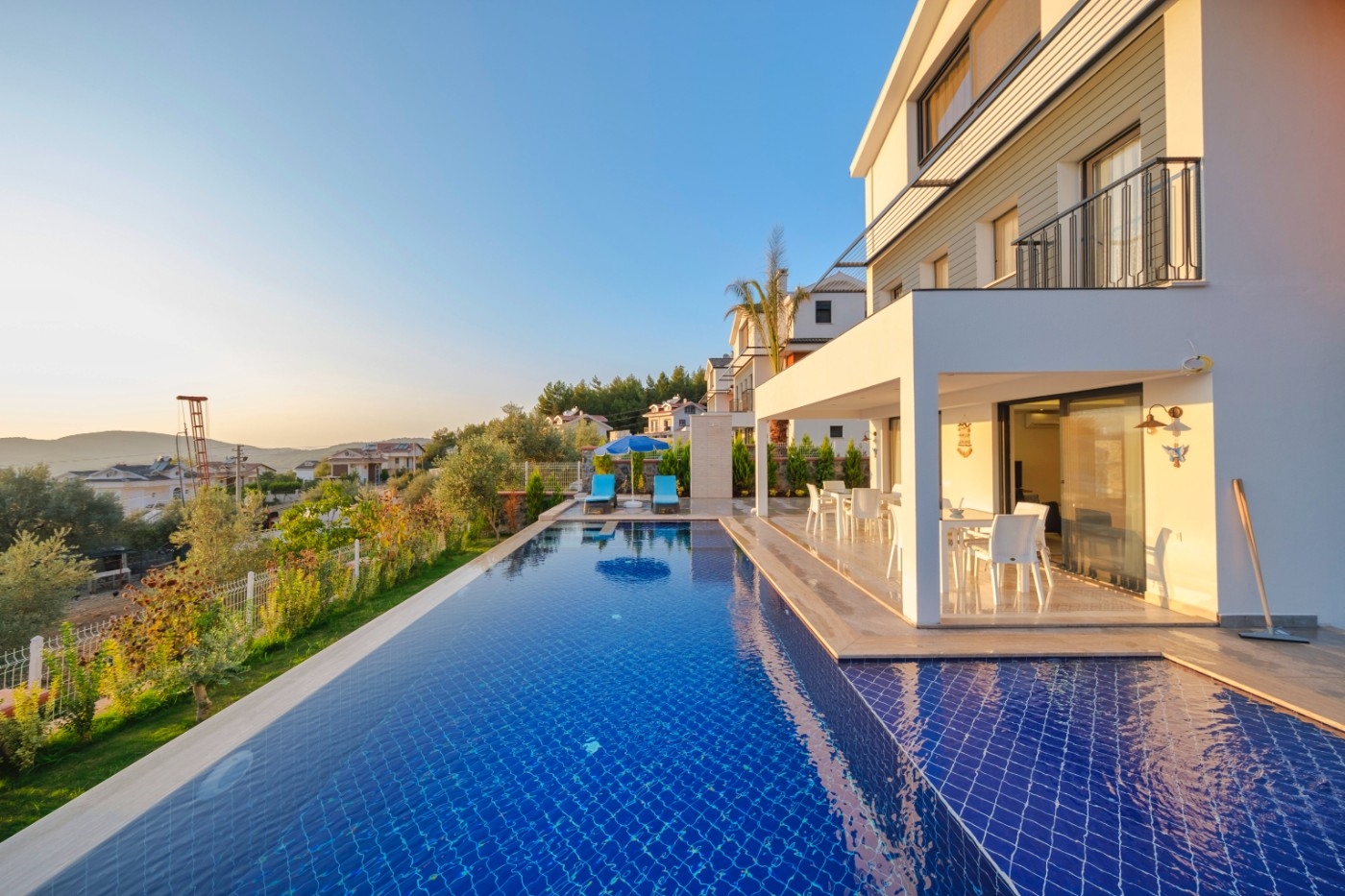 Ölüdeniz'de Modern Mimarili, Özel Havuzlu, Jakuzili, Kiralık Villa