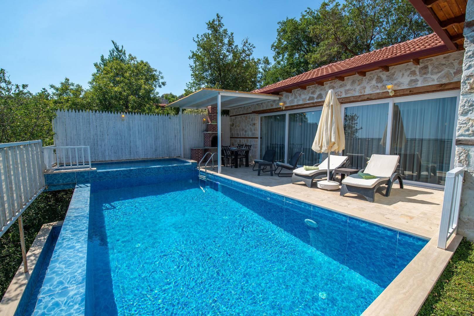 Kalkan İslamlar'da Doğa ve Deniz Manzaralı, Özel Havuzlu, Şık Villa-26307