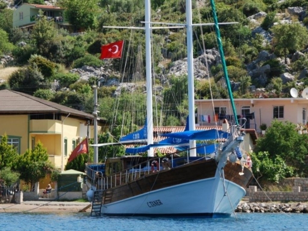 Muğla Fethiye'de, 16 Kişilik, Geniş Tasarıma Sahip, Konforlu Gulet