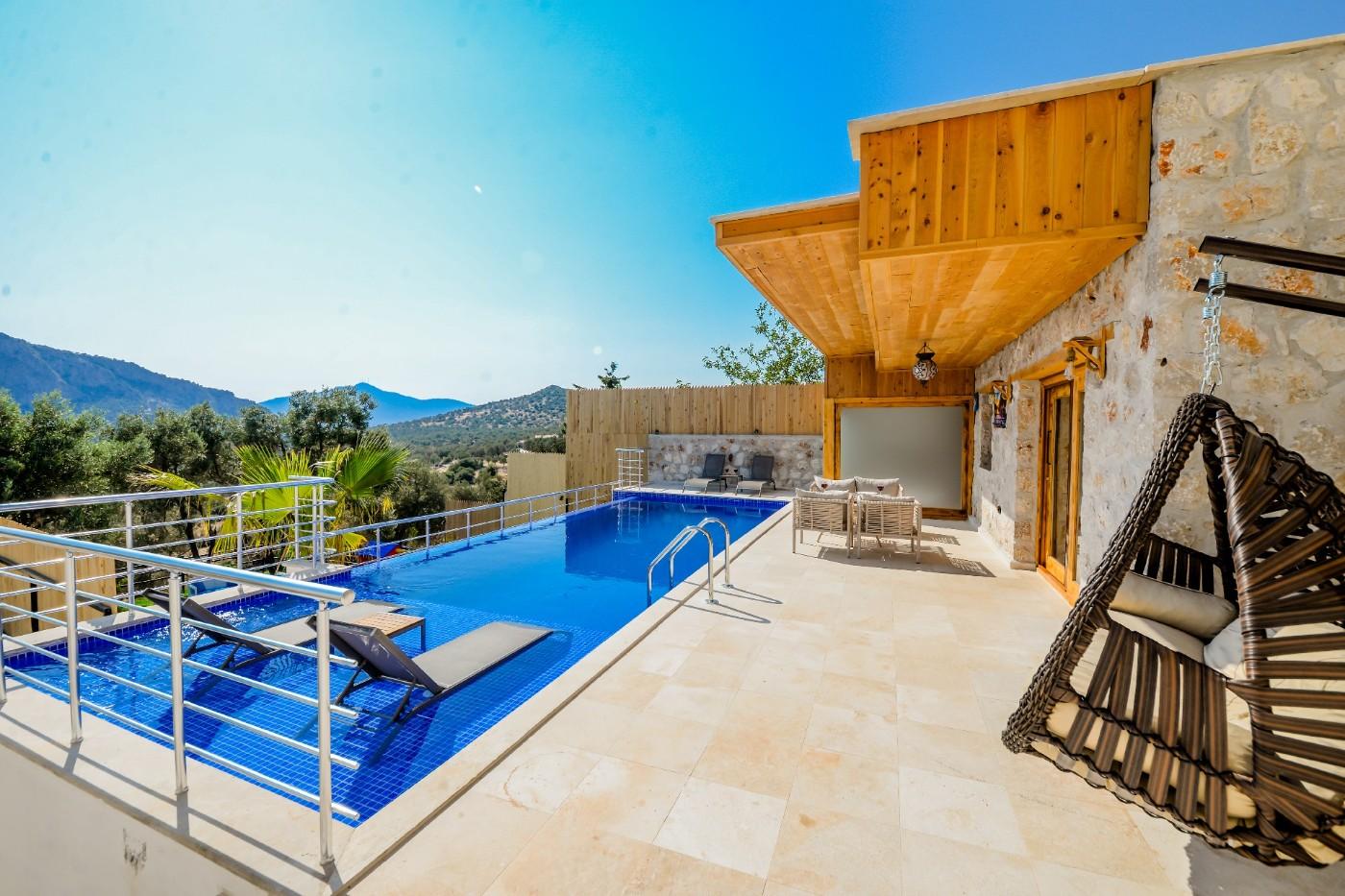 Kaş Bezirgan'da Çocuk Oyun Alanlı, Özel Havuzlu, Bahçeli Villa-22444