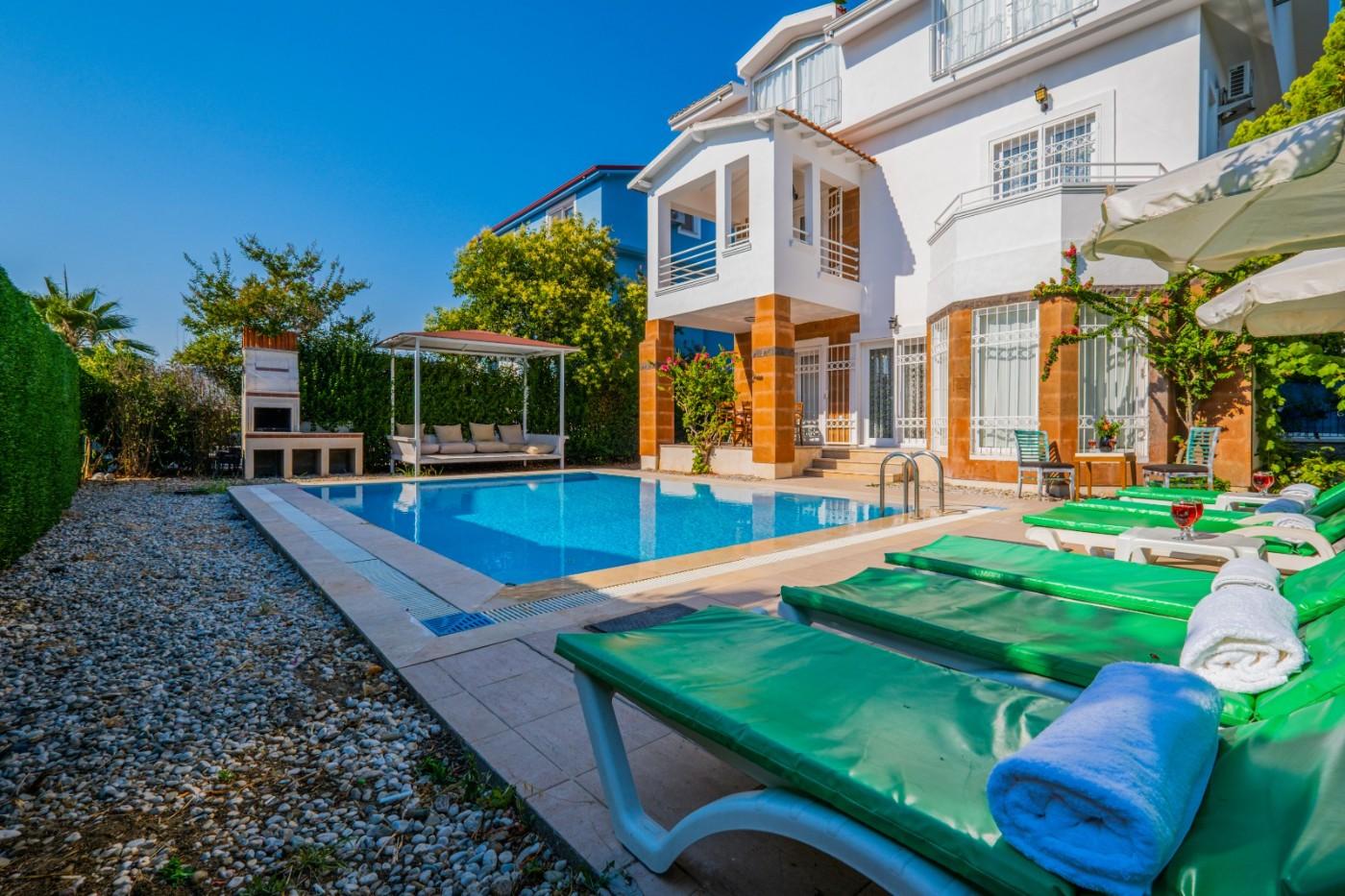 Fethiye Foça'da Doğa İle İç İçe, Özel Havuzlu, 5+1 Ferah Villa-21807