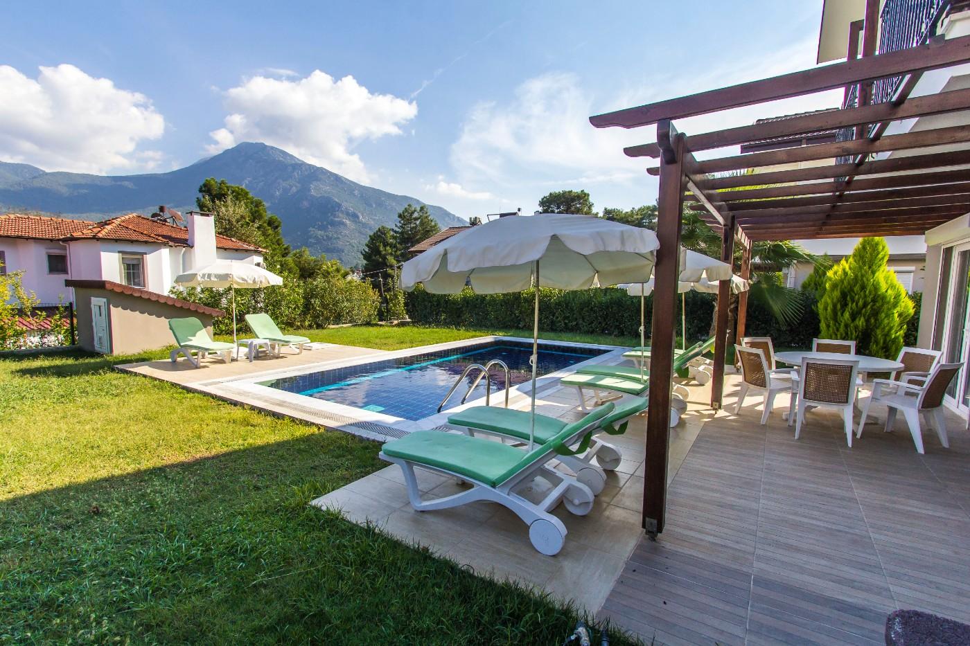 Fethiye Ölüdeniz'de Denize ve Plaja Yakın, Özel Havuzlu, Bahçeli Villa-14055