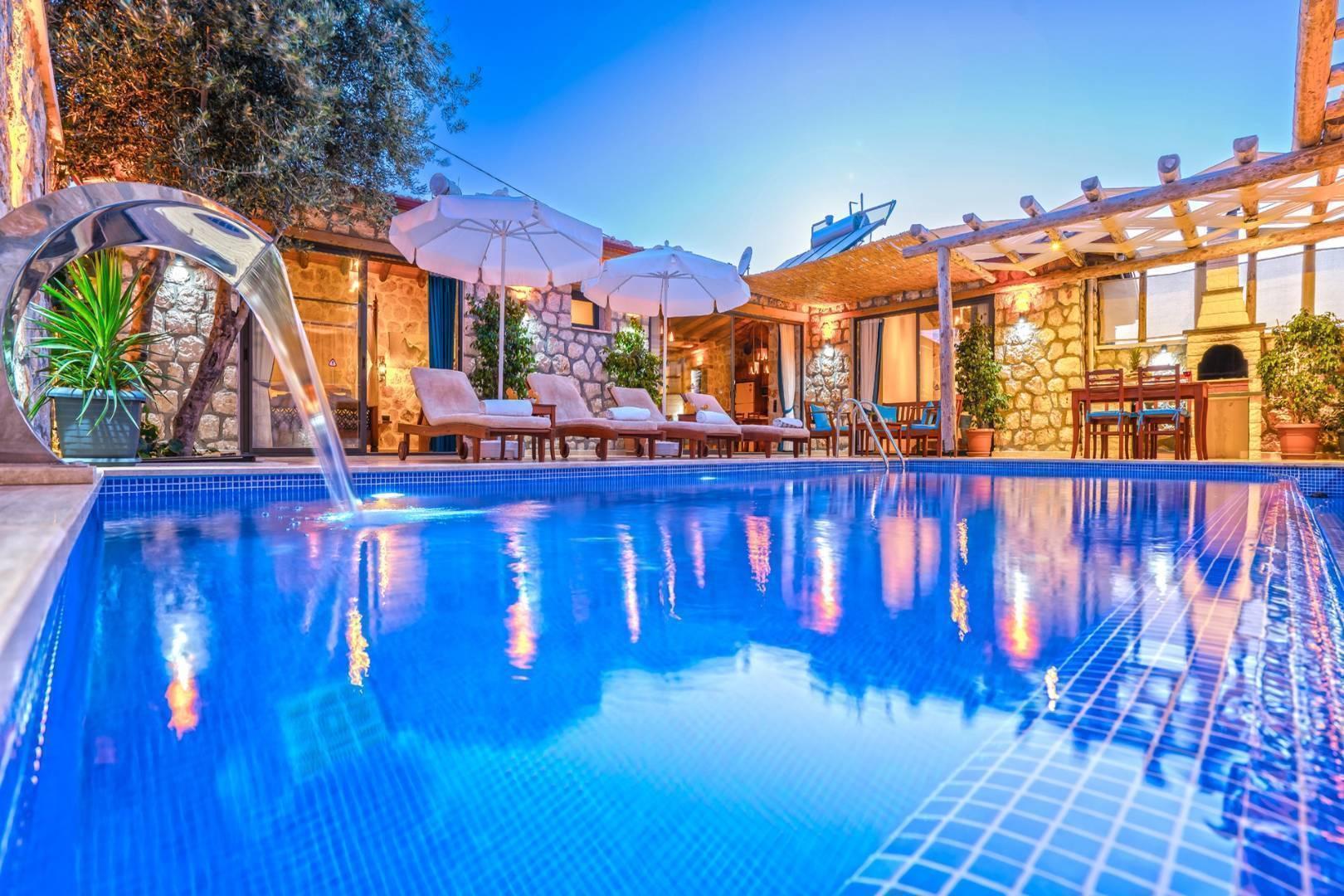 Kaş Bezirgan'da Taş Mimarili, Özel Havuzlu, Konforlu Villa-28062