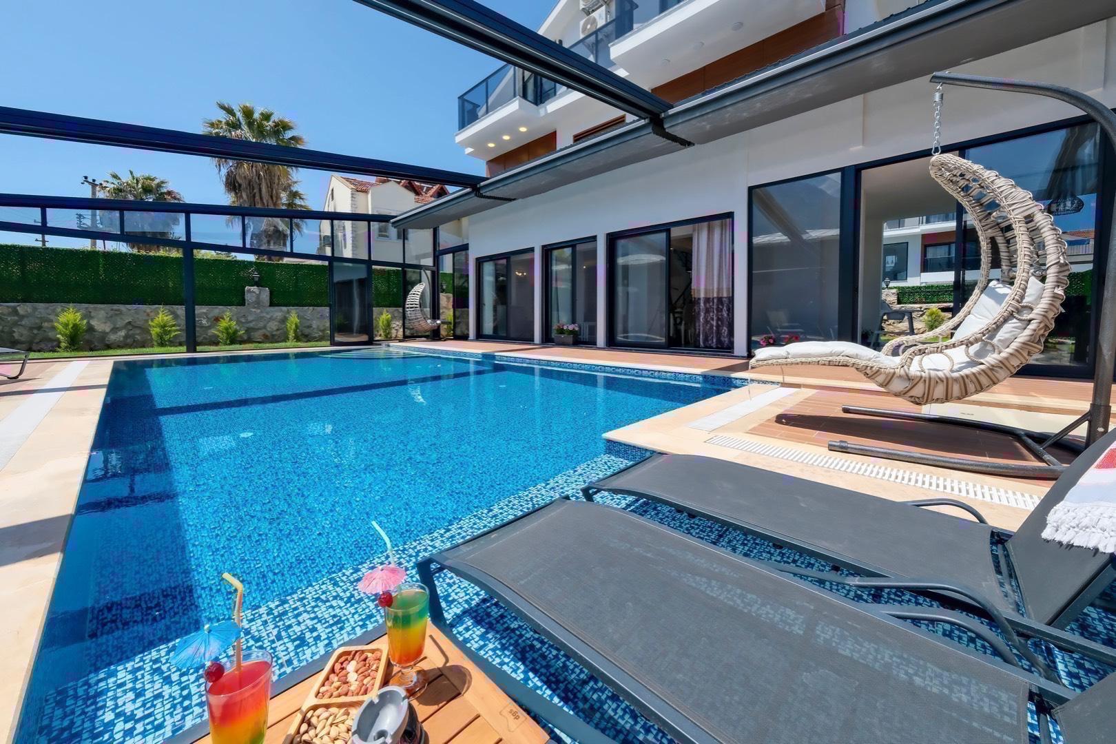 Fethiye Ölüdeniz'de Geniş Ailelere Uygun, Isıtmalı Havuzlu, Lüks Villa-26556