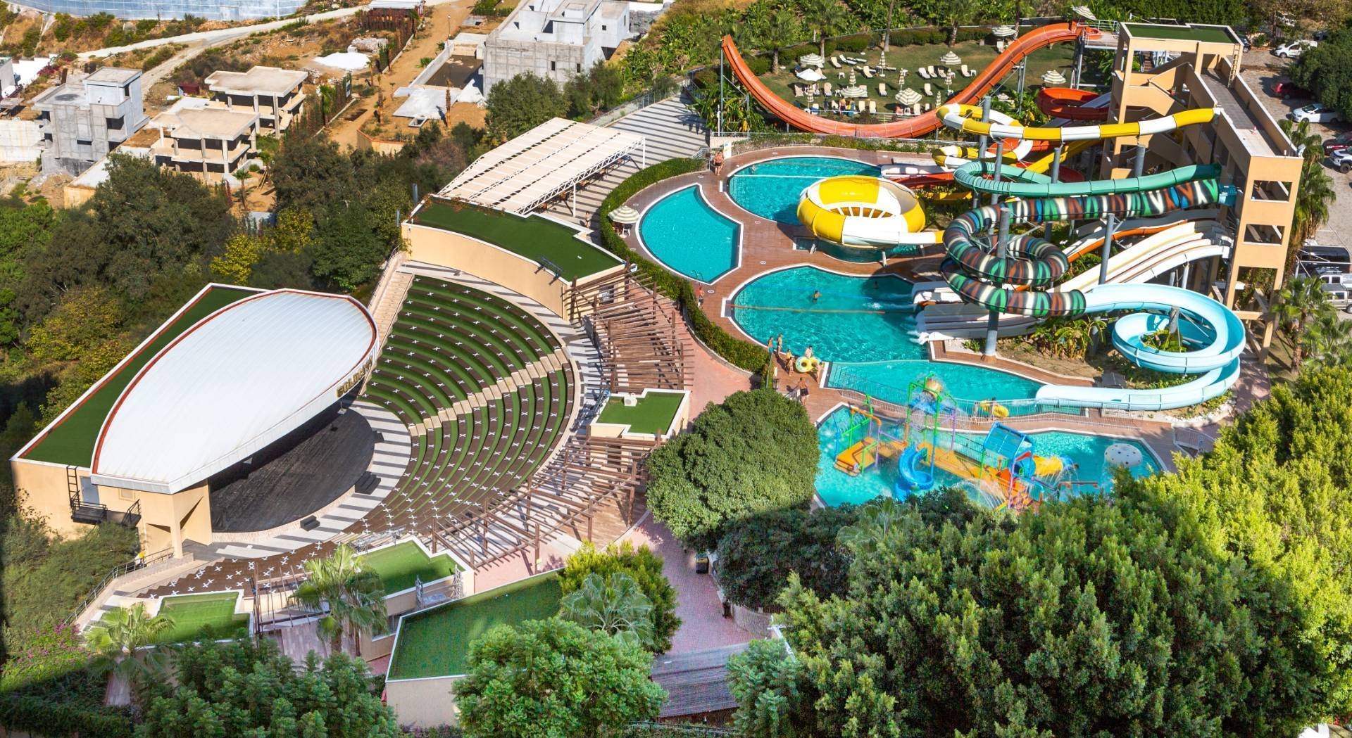 Alanya Kargıcak'ta Harika Tesiste, Ortak Havuzlu, Kiralık Suit