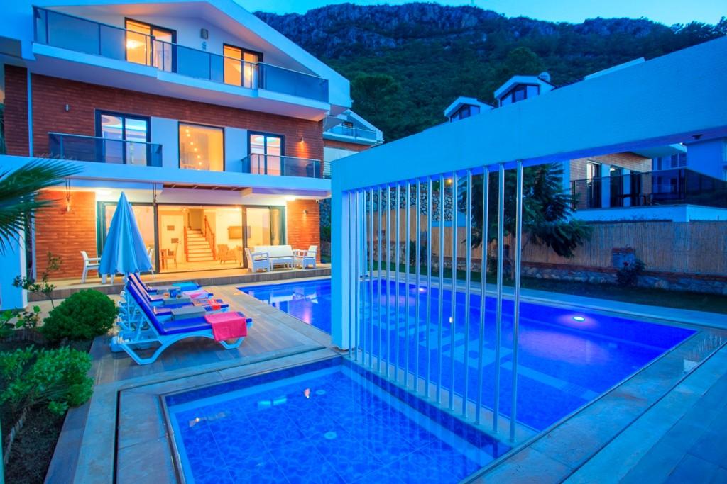 Fethiye Ölüdeniz'de Vadi Manzaralı, Özel Havuzlu, Modern Kiralık Villa-18042