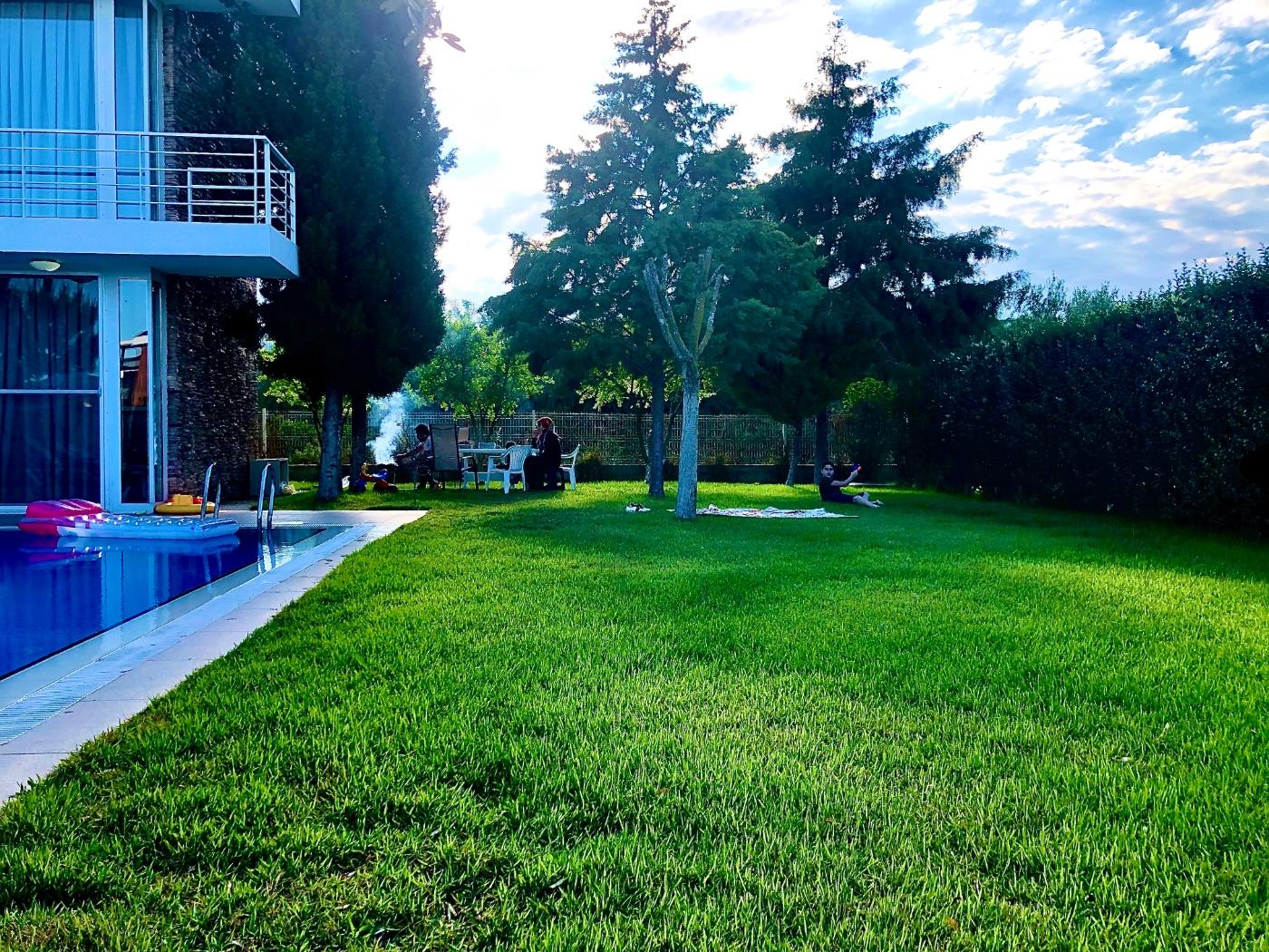 Serik Kadriye'de Merkeze Yakın, Bahçeli, Özel Havuzlu, Lüks Villa-18035