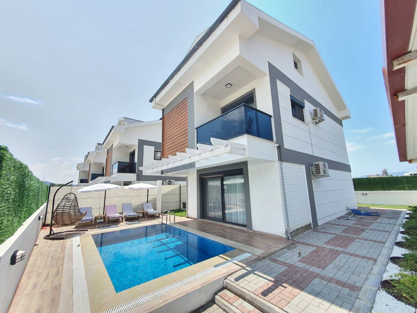 Fethiye Karagedik'te Modern Mimarili, Özel Havuzlu, 8 Kişilik Villa