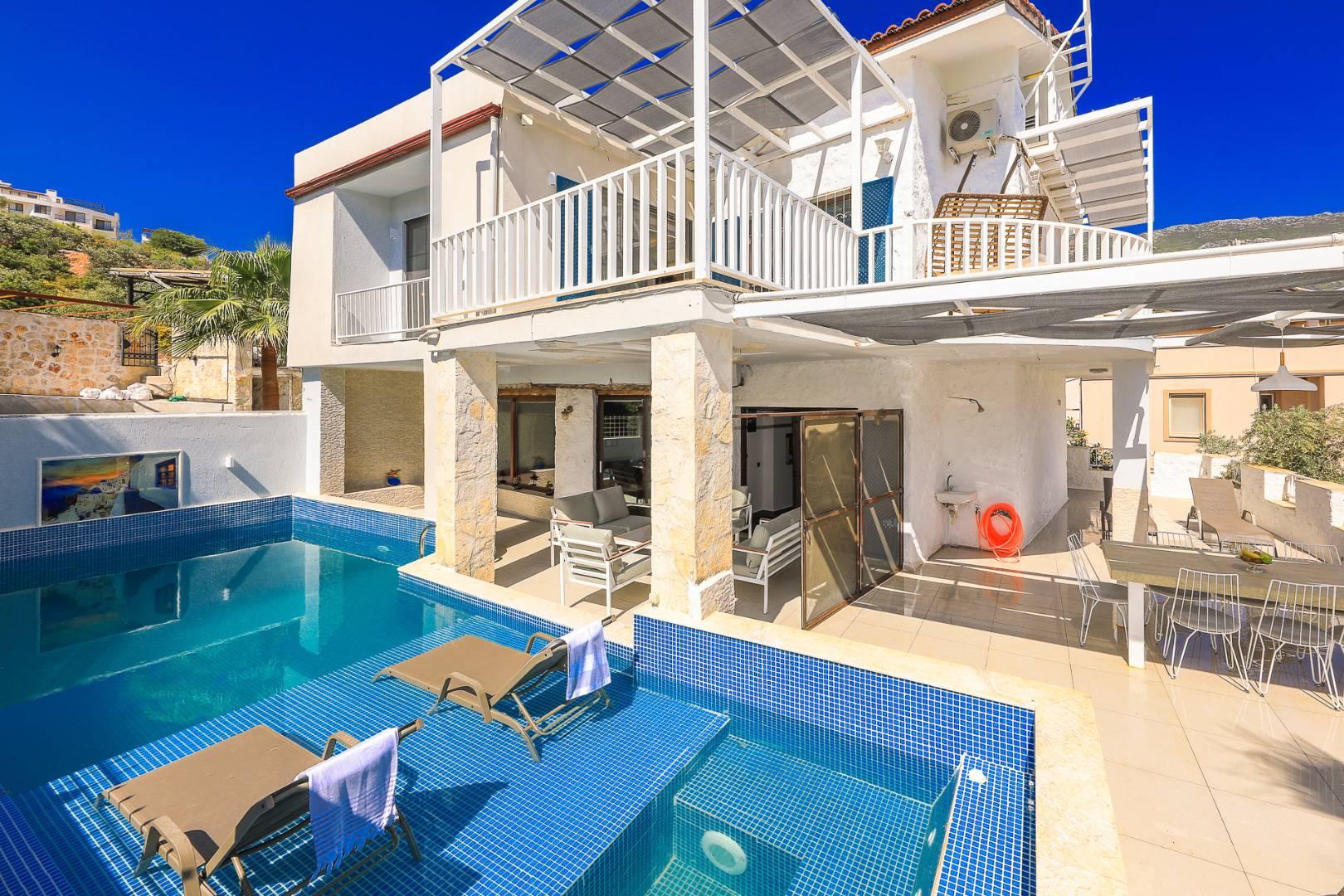 Kaş Kalkan'da Denize Yürüme Mesafesinde, Özel Havuzlu, Tripleks Villa-30486