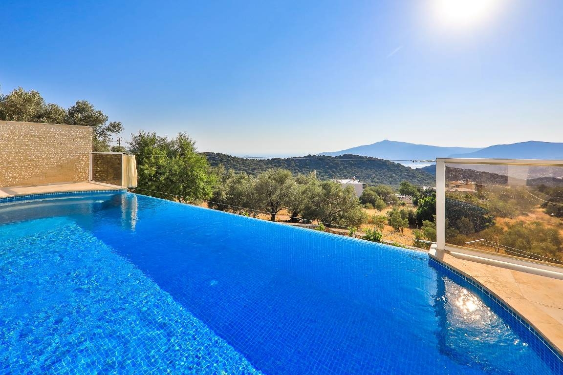 Kaş Bezirgan'da Doğayla İç İçe, Özel Havuzlu, Manzaralı Villa