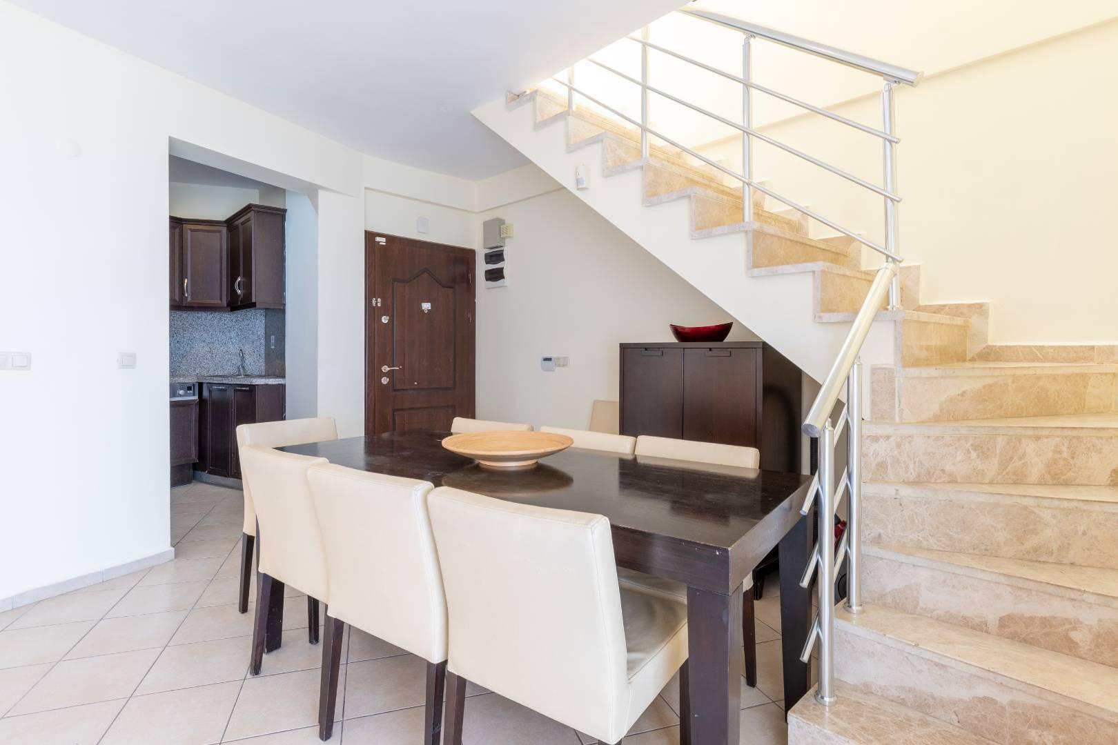 Didim Akbük'te Denize Sıfır, Tesis İçerisinde, Şık Dubleks Ev-14640