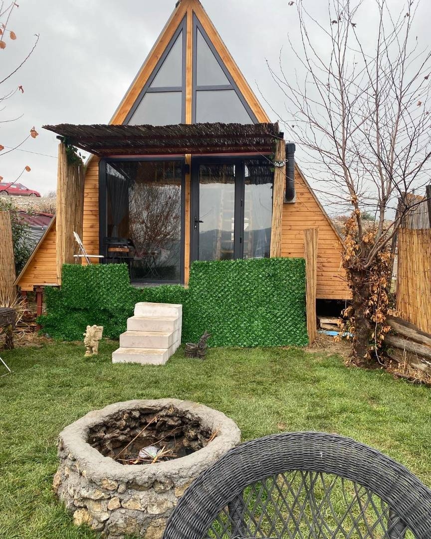Yalova Çınarcık'ta Doğa Manzaralı, Jakuzili, Hoş Tasarımlı Bungalov
