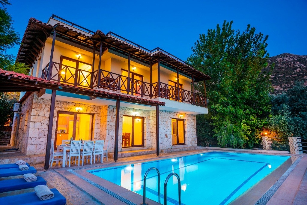 Kalkan'da Muhteşem Taş Mimarisine Sahip, Özel Havuzlu, Kiralık Villa