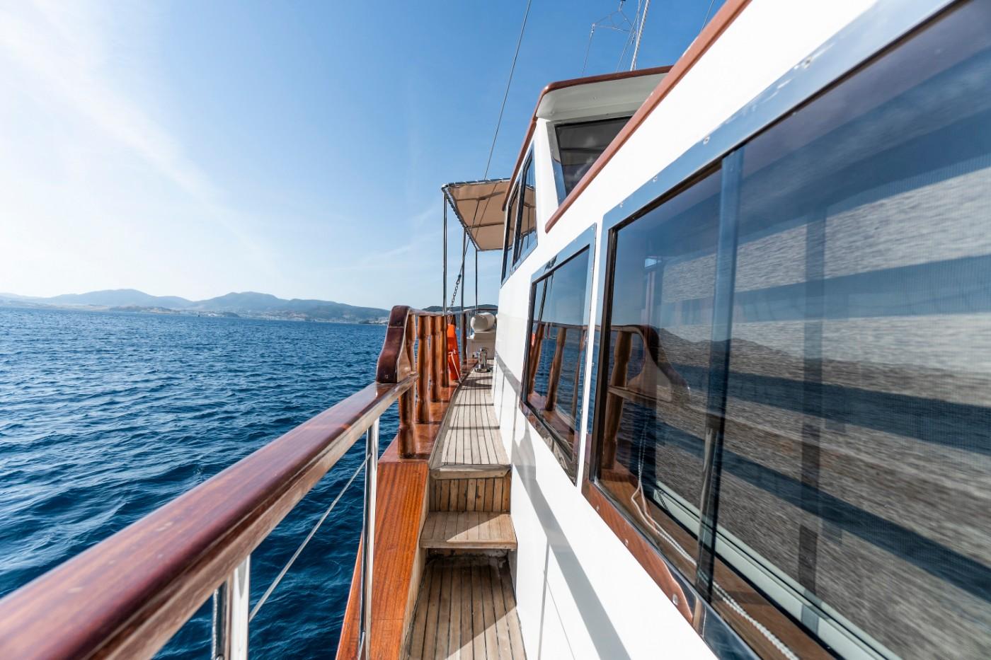 Bodrum'da Masmavi Sularda, Şık ve Ferah Dizayna Sahip Gulet-15582