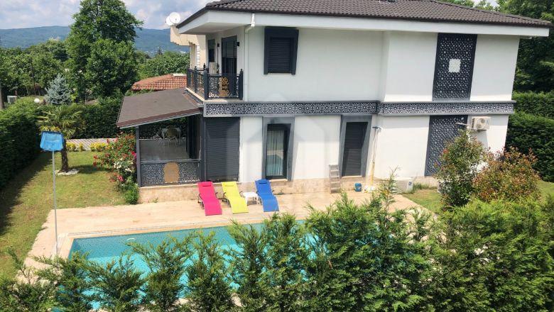 Sapanca Kırkpınar'da Enfes Bahçeye Sahip, Özel Havuzlu, Geniş Villa-24106