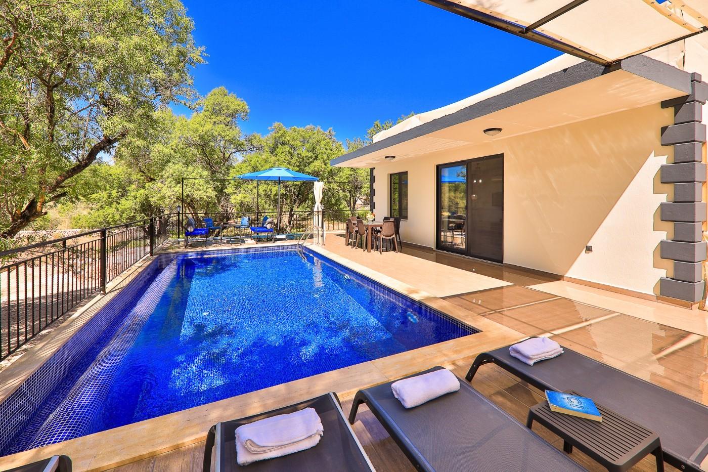 Kaş Ağullu'da Doğa İçerisinde, Özel Havuzlu, Ekonomik Villa-21106