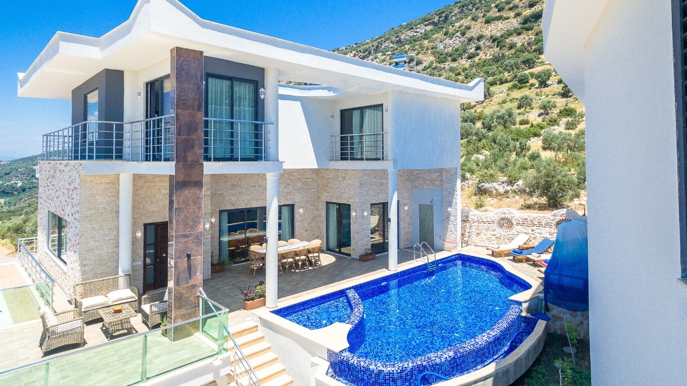 Kaş İslamlar'da Enfes Deniz Manzaralı, Özel Havuzlu, Konforlu Villa