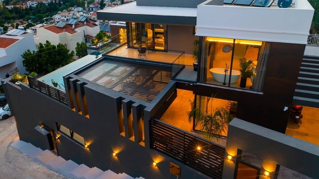Kaş Kalkan'da Deniz Manzaralı, Hamam ve Saunalı, Ultra Lüks Villa