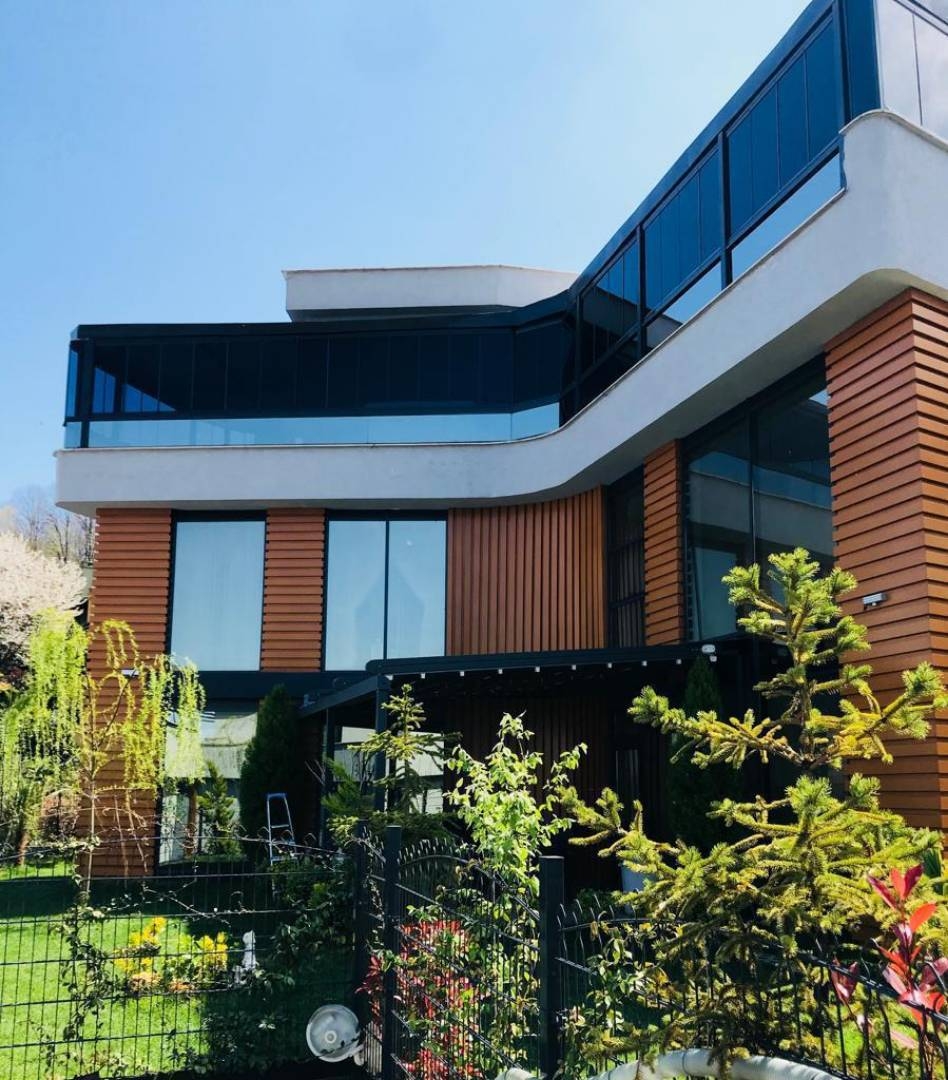 Sapanca Kırkpınar'da Modern Tasarımlı, Özel Havuzlu, Bahçeli Villa