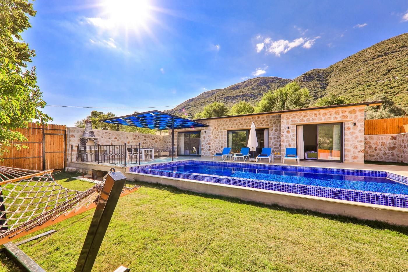 Kaş Hacıoğlan'da Doğa İçerisinde, Özel Havuzlu, Lüks Villa-19504