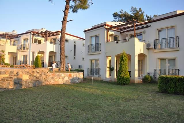 Didim Akbük'te Tesis İçerisinde, Özel Plajlı, Şık Tatil Evi-14410