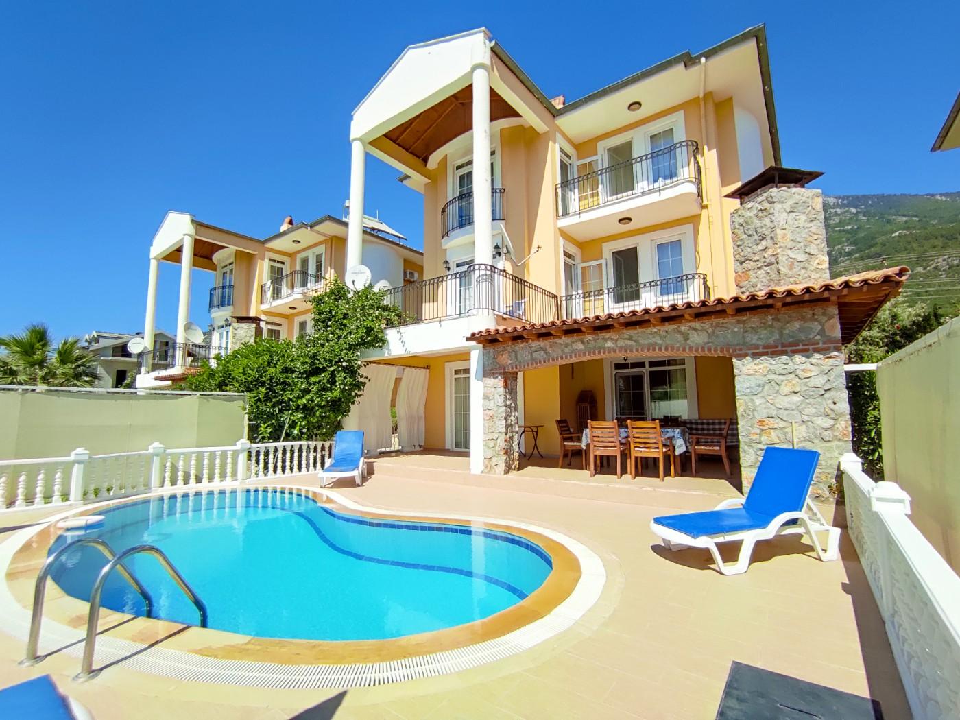 Fethiye Ölüdeniz'de Ölüdeniz Plajına Yakın, Özel Havuzlu, Şık Villa-17180