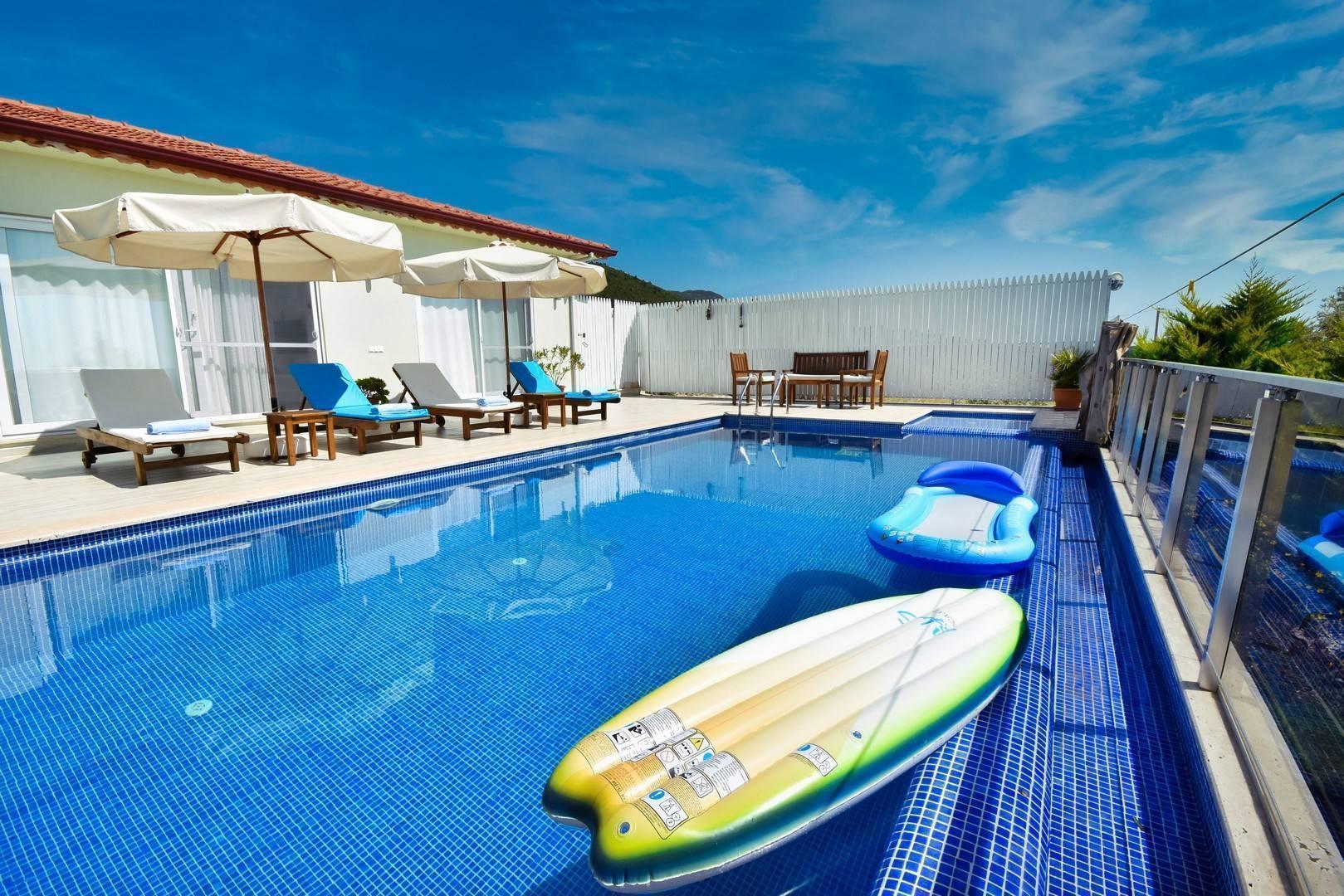 Kalkan Üzümlü'de Gözlerden Uzak, Özel Havuzlu ve Jakuzili, Şık Villa-30315