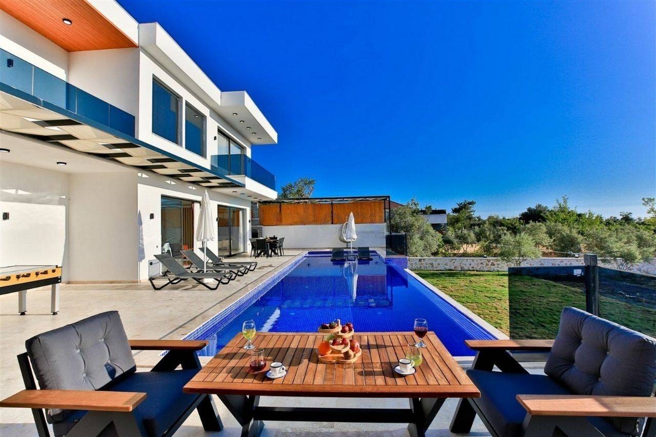 Kaş Üzümlü'de Çekirdek Ailelere Uygun, Özel Havuzlu, Lüks Villa
