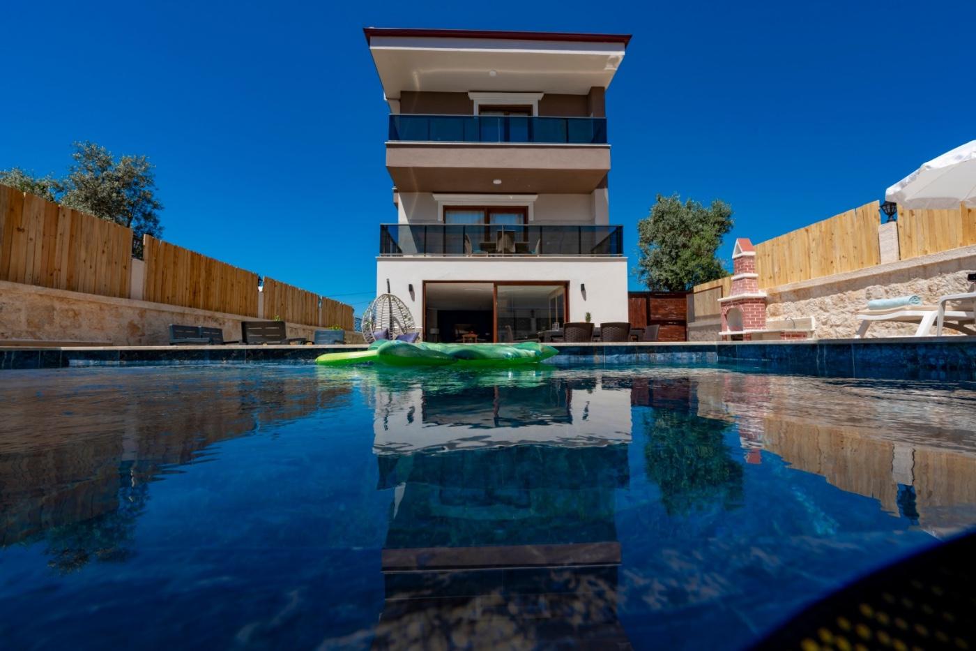 Demre'de Deniz Manzaralı, Havuzlu, Jakuzili ve Saunalı, Kiralık Villa-21864