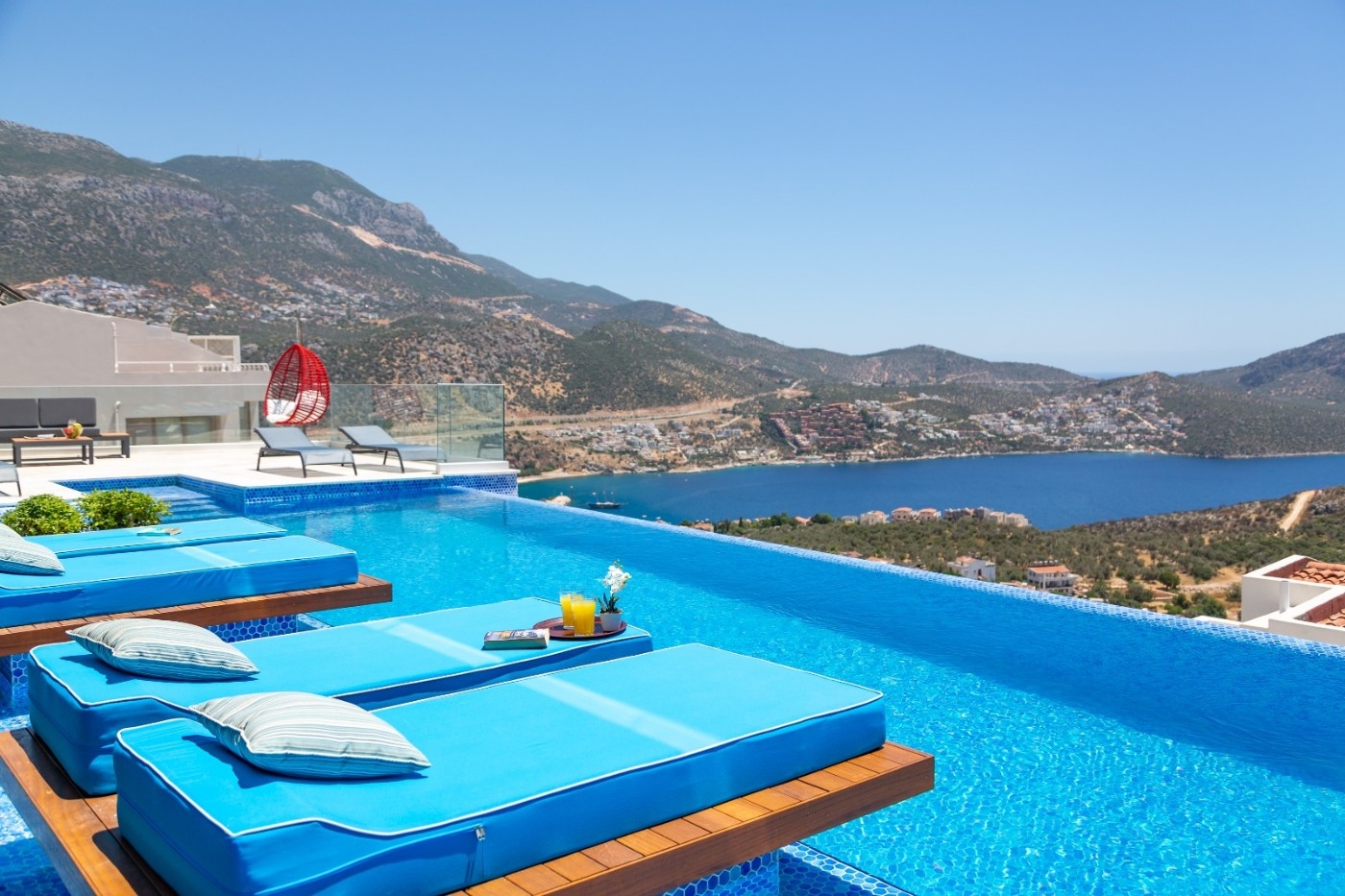 Kaş Kalkan'da Muhteşem Manzaralı, Özel Sonsuzluk Havuzlu, Lüks Villa