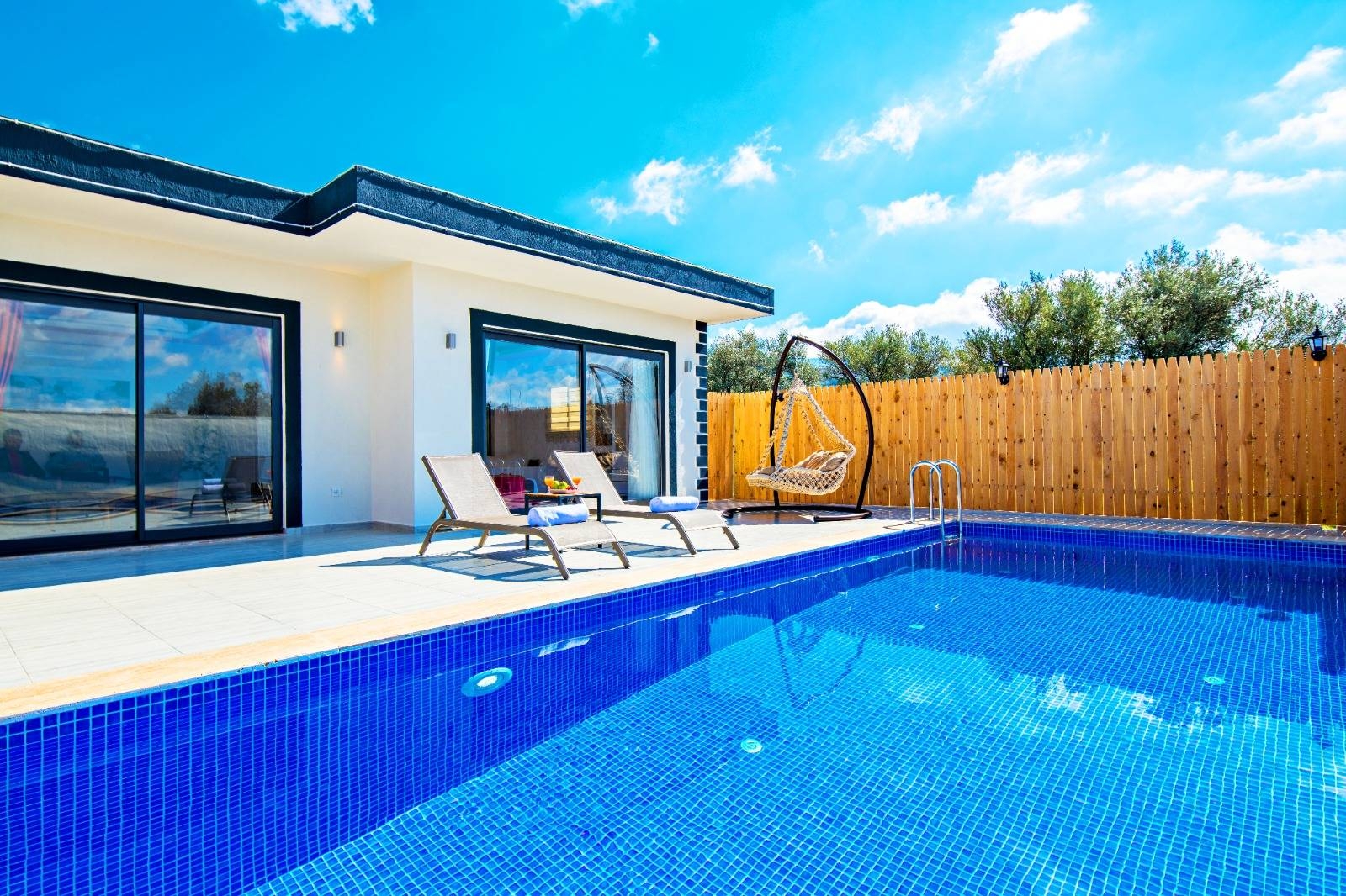 Kaş Üzümlü'de Balayı Çiftlerine Uygun, Özel Havuzlu, Kiralık Villa