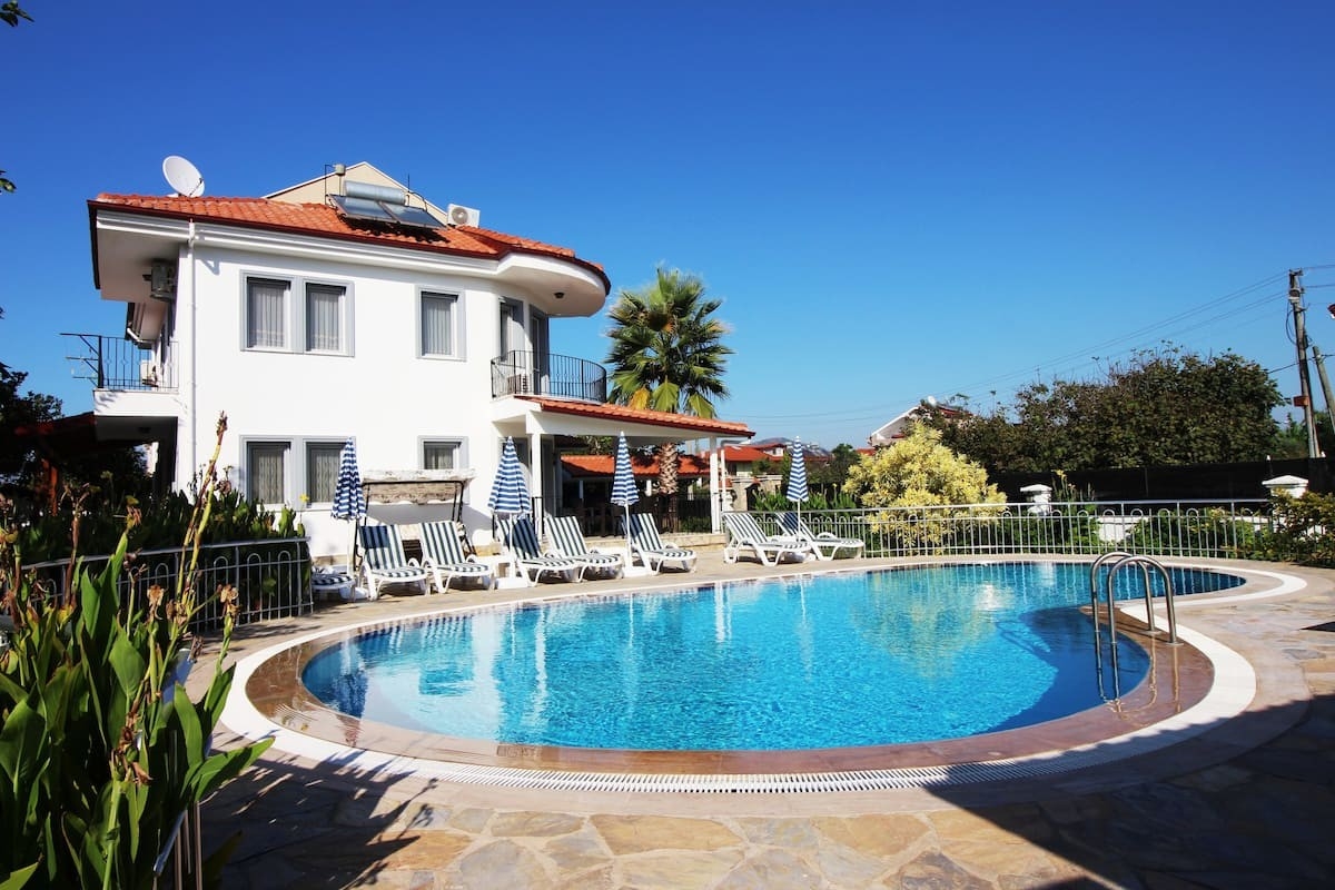 Ortaca Dalyan'da Kalabalık Ailelere Uygun, Özel Havuzlu, Şık Villa