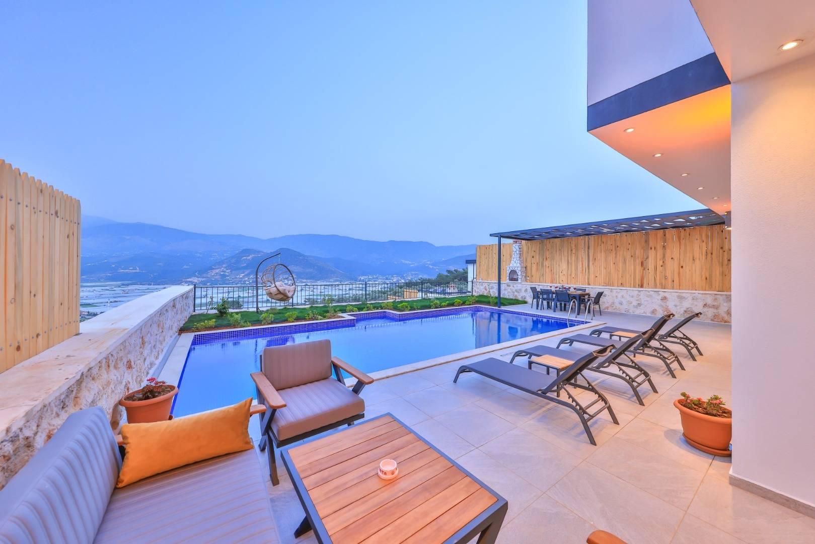 Kalkan Yeşilköy'de Doğa Manzaralı, Özel Havuzlu, Konforlu Villa-31556