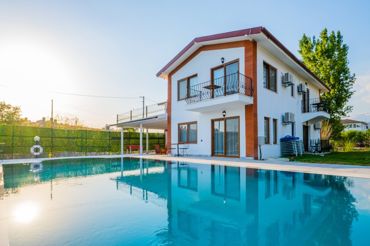 Fethiye Çiftlik'te Geniş Bahçeli, Özel Havuzlu, 12 Kişilik Şık Villa