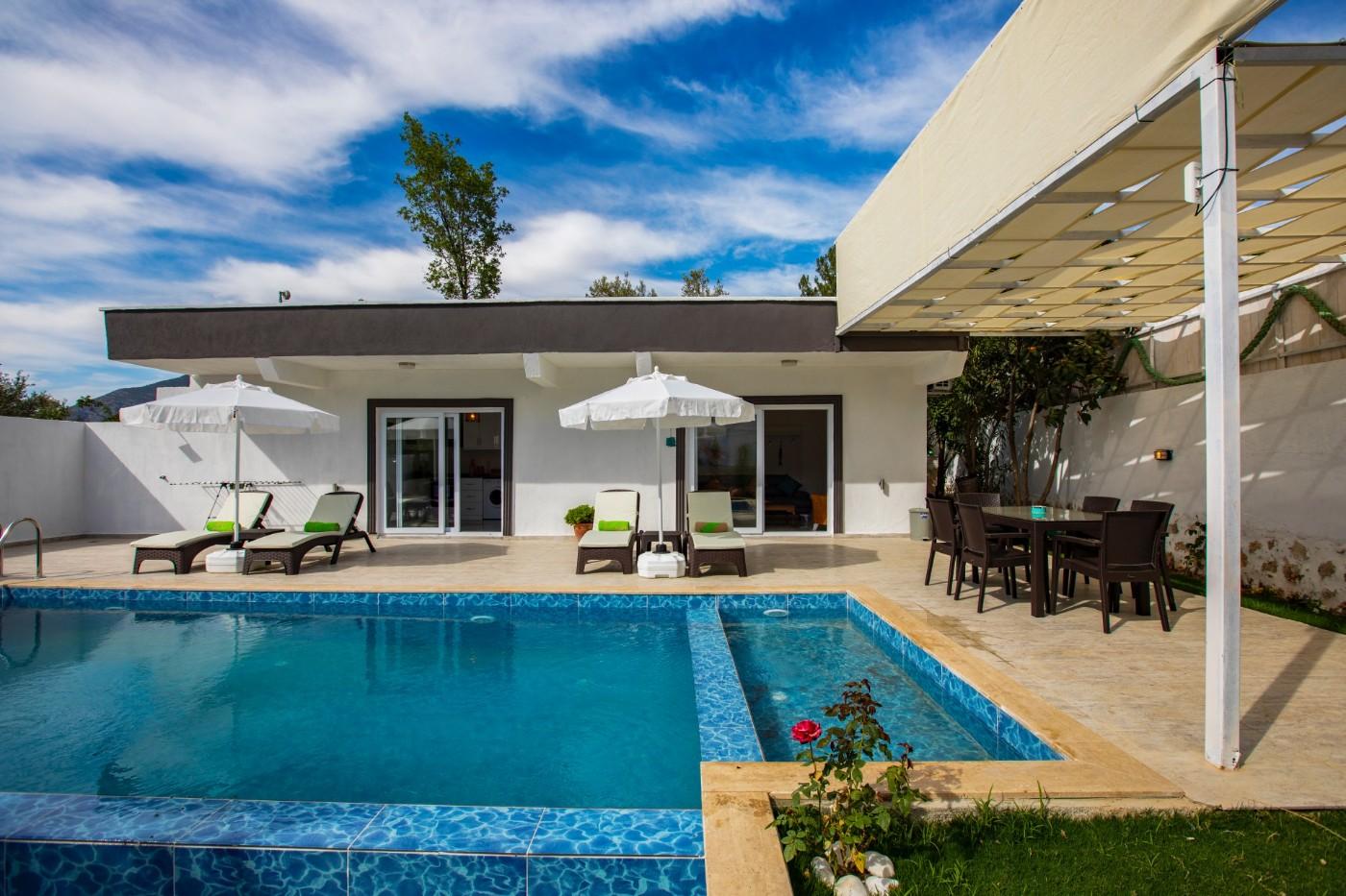 Kaş Üzümlü'de Balayı Çiftlerine Uygun, Özel Havuzlu, Jakuzili Villa-23898