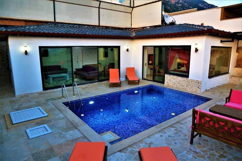 Kaş Bezirgan'da Doğa ve Deniz Manzaralı, Özel Havuzlu, Balayı Villası-19422