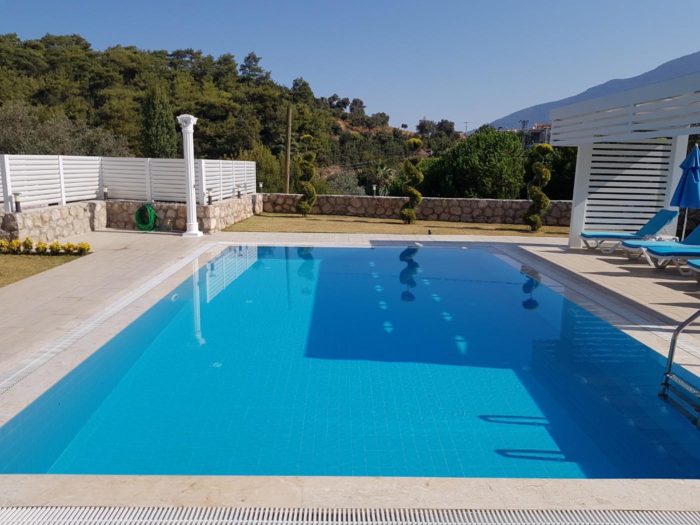 Fethiye Ölüdeniz'de Elverişli Konumda, Özel Havuzlu, Modern Villa-18000