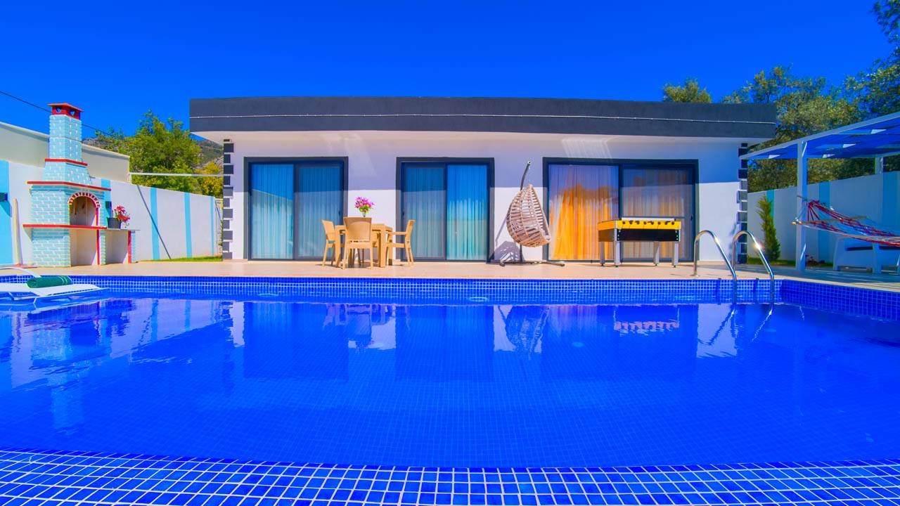 Kaş Üzümlü'de Balayı Çiftlerine Uygun, 2 Kişilik, Kiralık Villa