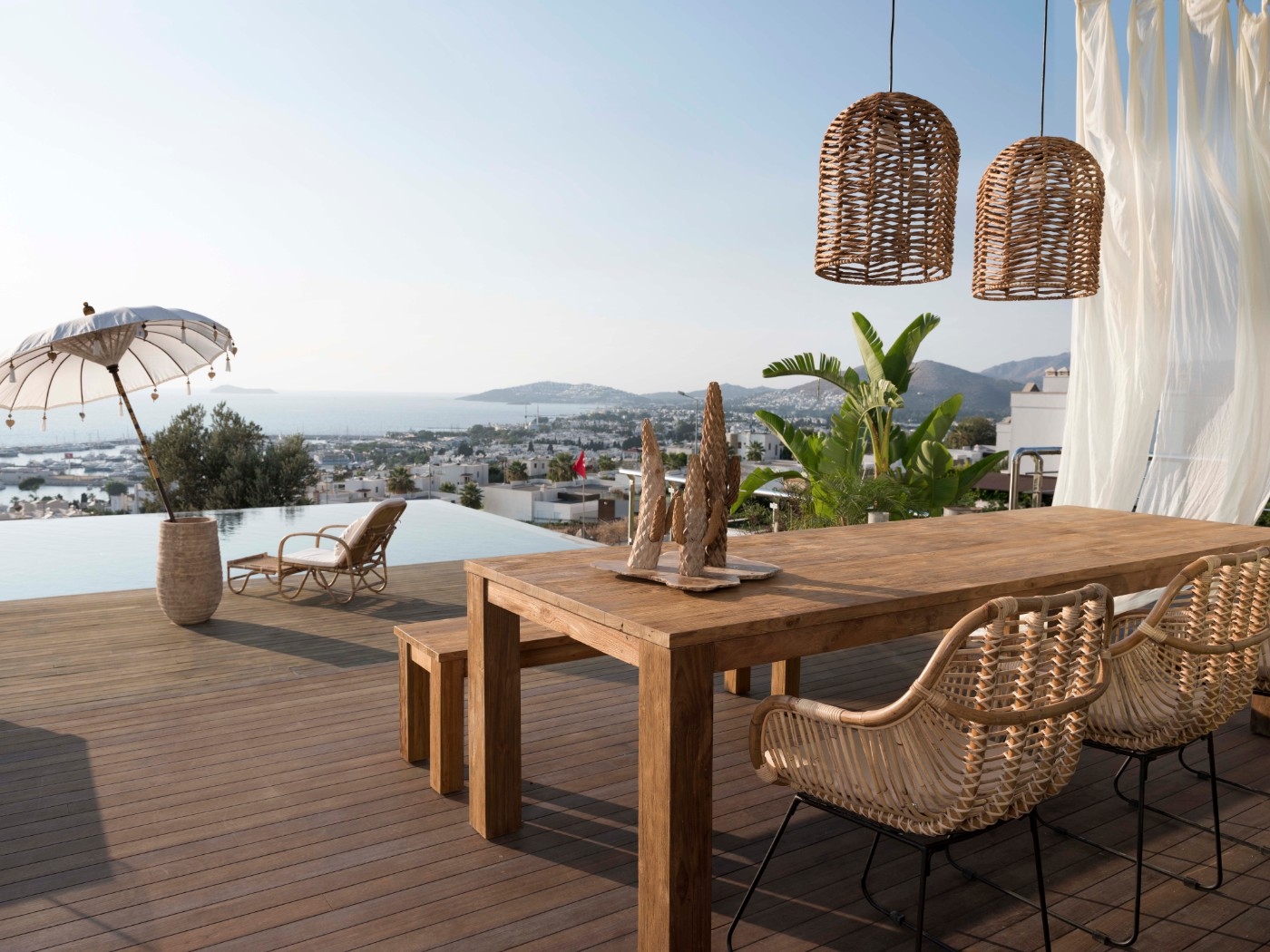 Bodrum'da Bohem Dekorasyona Sahip, Sonsuzluk Havuzlu, Hamamlı Villa