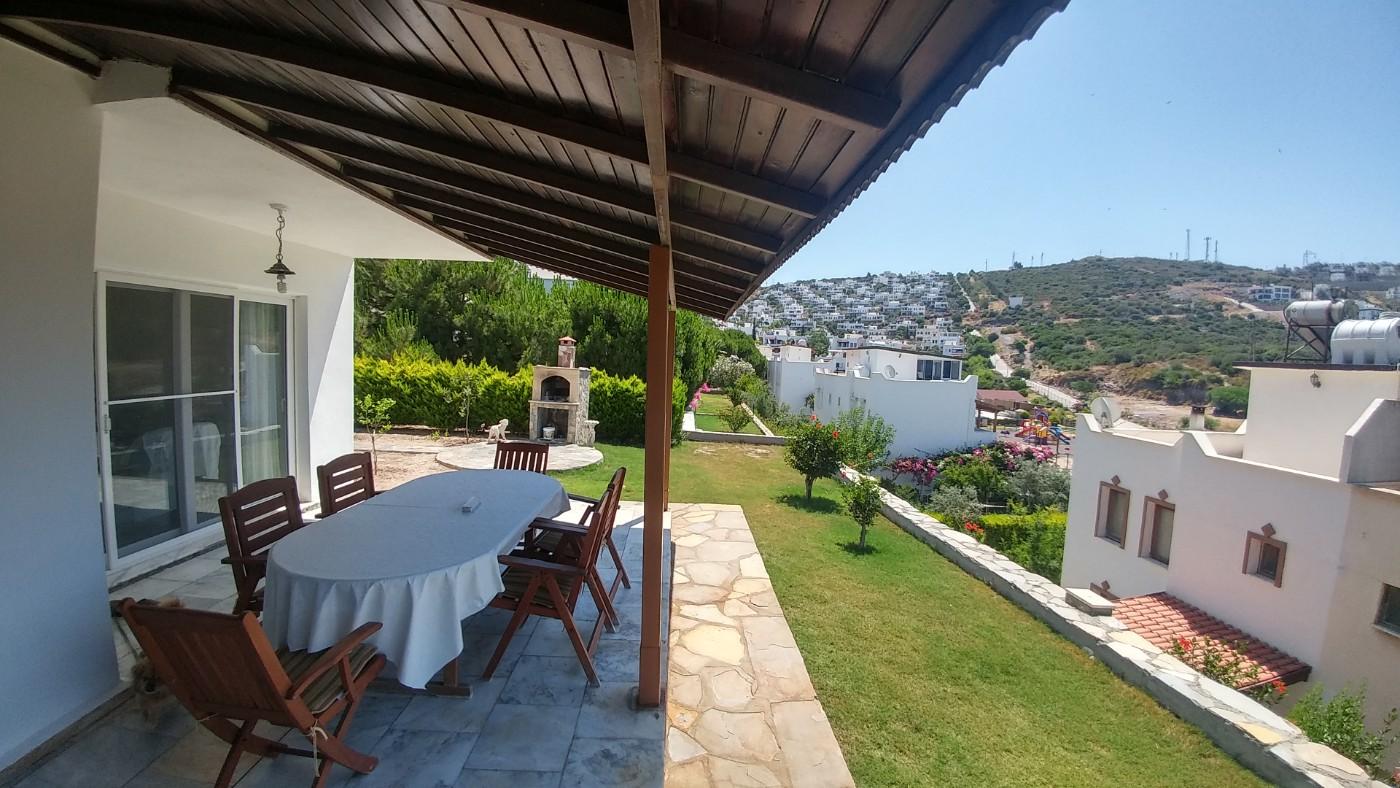Muğla Milas'ta Özel Plajlı, Deniz Manzaralı, Bahçeli, 4+1 Villa-13276